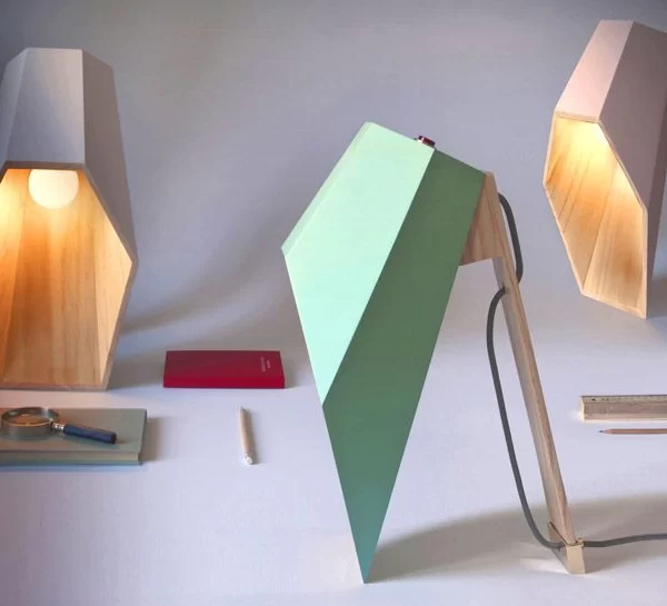 Как выбрать деревянный светильник для дома